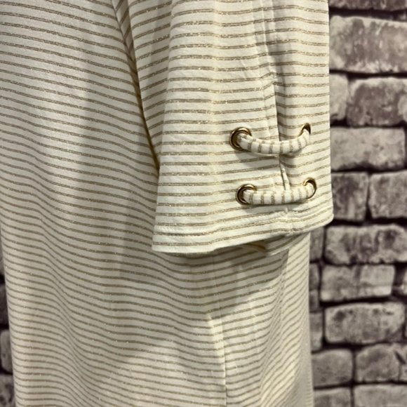 Chico's Ivory W/ Gold Metallic Striped V-Neck Short Sleeve Blouse Size XL - Picture 5 of 10